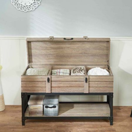 Sowohl die obere Platte als auch die Frontplatte sind mit geradem Kunststoffsperrholz ausgestattet, das in seiner Erscheinung einen einzigartigen Designstil aufweist.